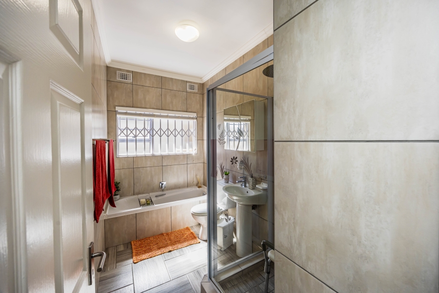 2 Bedroom Property for Sale in Beacon Bay Eastern Cape